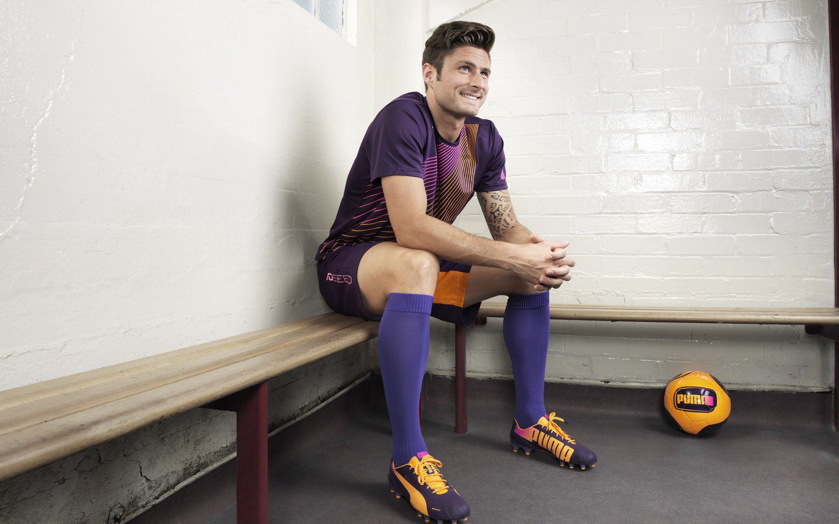 开云体育-西亚卡姆主宰比赛走向，上海队连续得分压制爵士  第2张