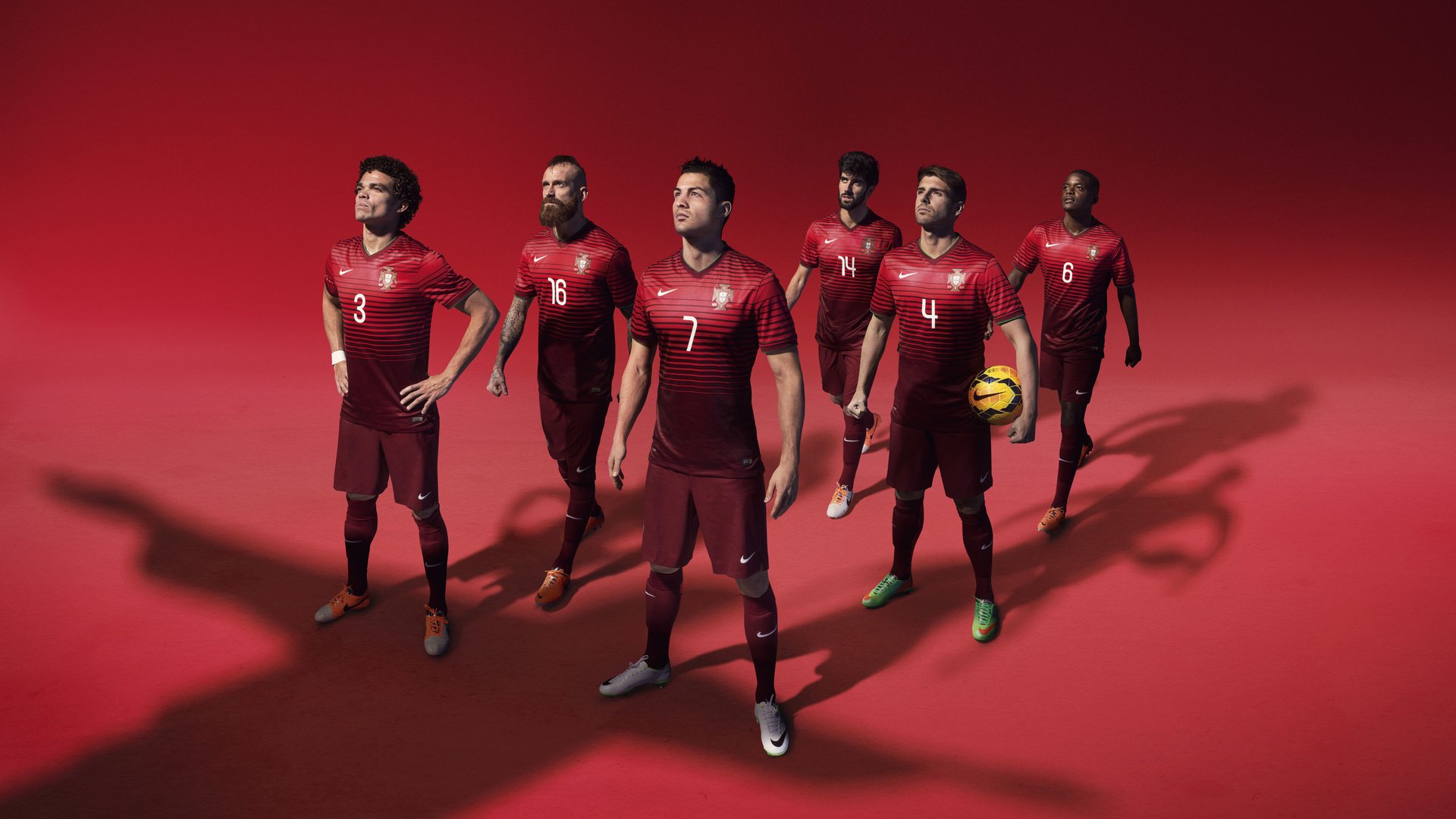 开云下载-欧冠半决赛焦点战，巴拉圭险胜伊朗，南美风暴席卷波斯铁骑